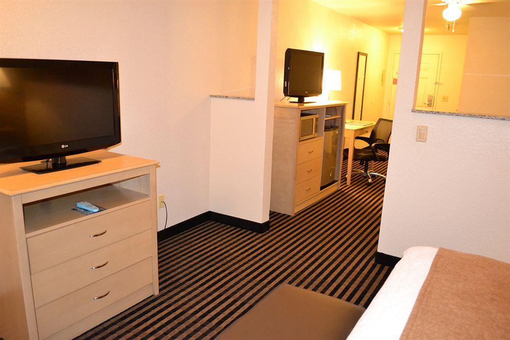 Best Western Plus Executive Inn & Suites Manteca Exterior photo