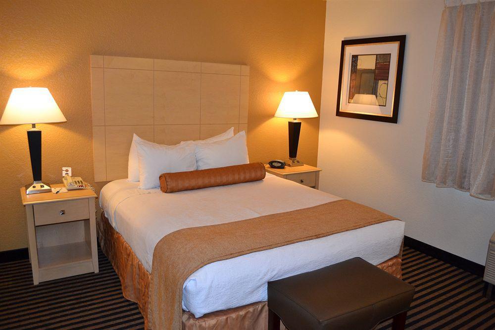 Best Western Plus Executive Inn & Suites Manteca Exterior photo