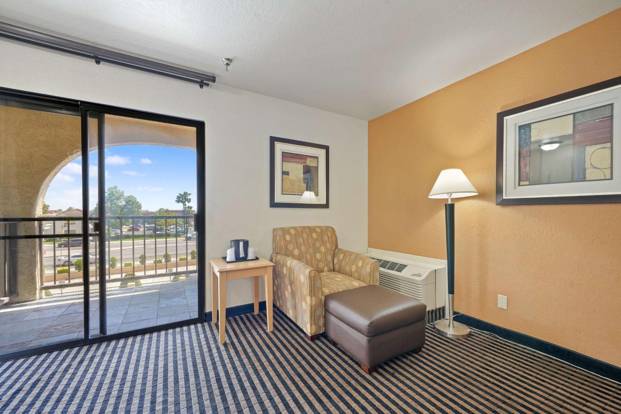 Best Western Plus Executive Inn & Suites Manteca Exterior photo