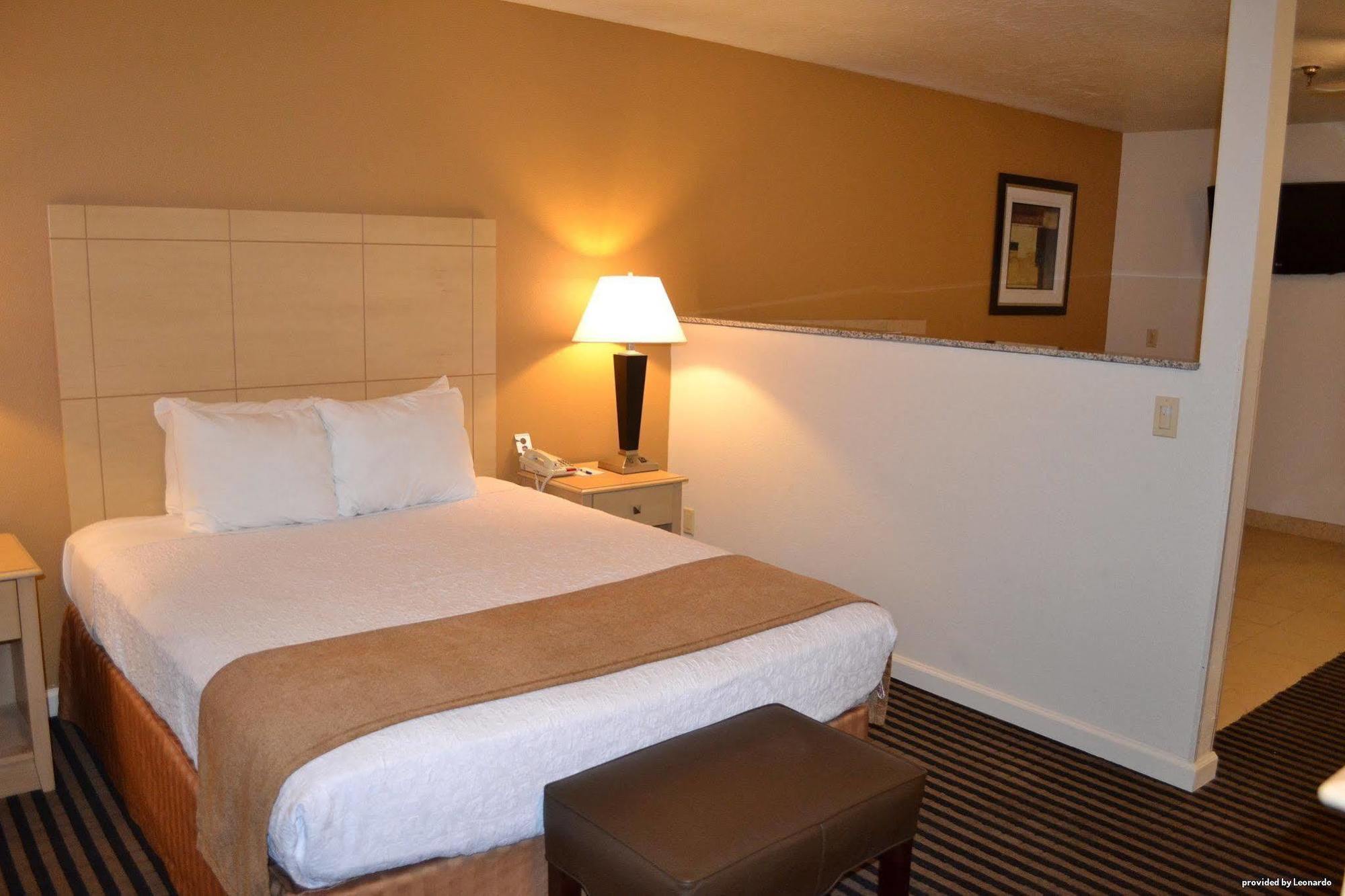 Best Western Plus Executive Inn & Suites Manteca Exterior photo
